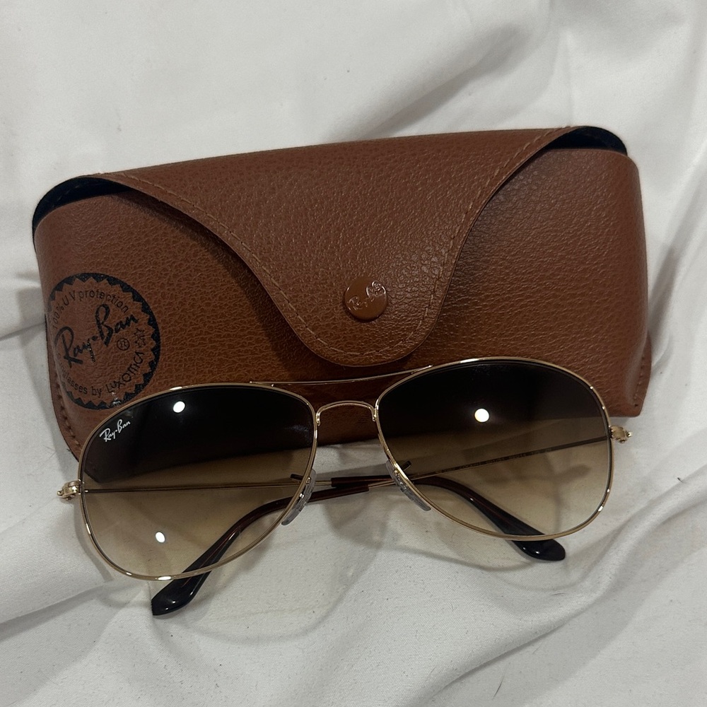 Ray-Ban Gold Aviator Sunglasses with Brown Case